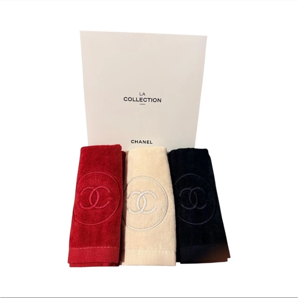 Chanel Beauté GWP Accessory Set - Red, Cream, Black Hand Towels
